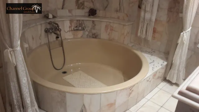 SE VENDE CASA SEÑORIAL UBICADA EN PLENO CENTRO CON EXCELENTES VISTAS — 16