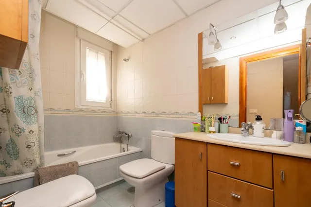 ESPECTACULAR VIVIENDA ADOSADA DE 4 DORMITORIOS CON SÓTANO, TERRAZAS Y PATIO EN GRANADA — 16