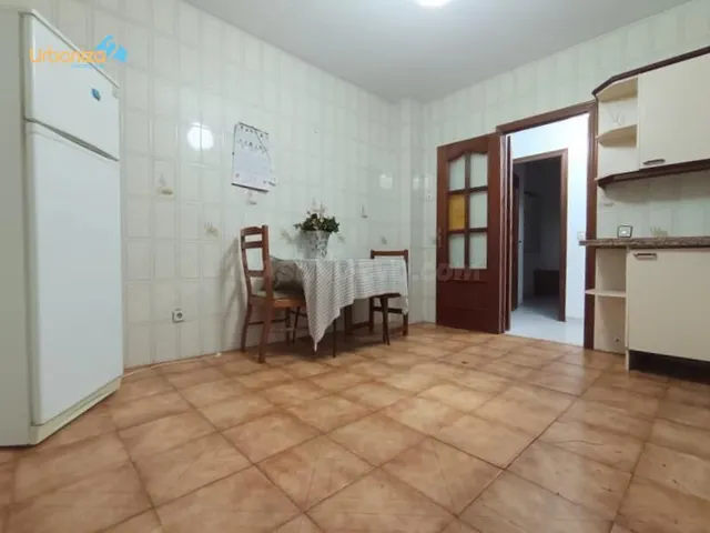 Amplia Casa en María Auxiliadora, Badajoz - Oportunidad Única por €429,000 — 3