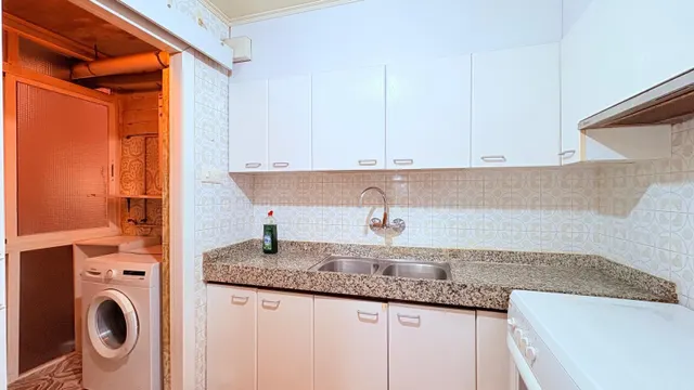 Pis de 4 habitacions amb ascensor — 27