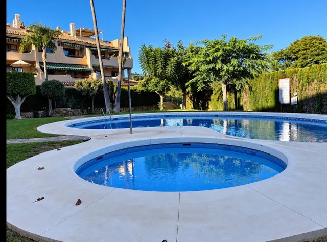 OPORTUNIDAD EN BEL-AIR · BAJO DE 3 DORMITORIOS, 2 BAÑOS, GRAN TERRAZA Y PISCINAS · 2 — 10