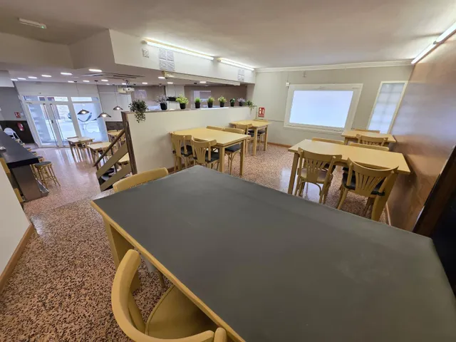 Traspaso bar-restaurante en Igualada zona poble sec!! — 24