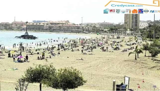 Los Cristianos  Piso 3 habitaciónes, 2 baños, cocina americana, salon comedor a 300 metros de playa las vistas