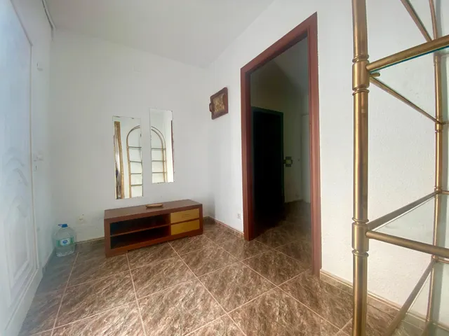 Gran casa de pueblo a dos calles en el centro — 6