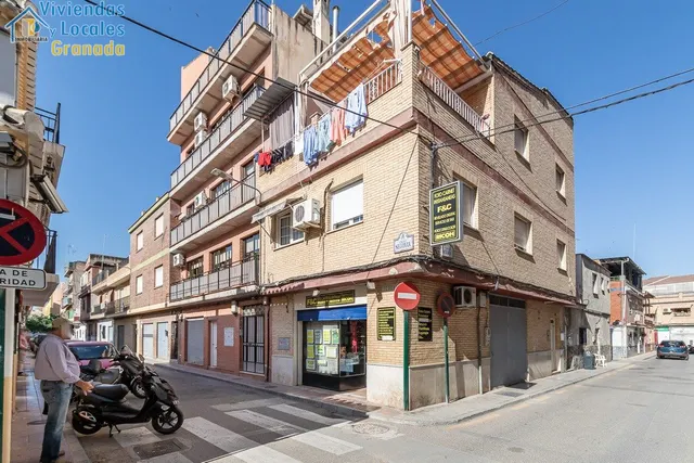 Edificio en Zaidín — 47