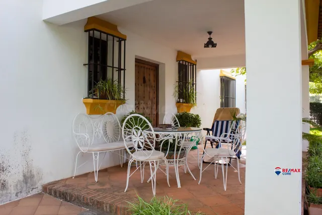 Exclusiva finca rústica con vivienda, piscina, zonas ajardin - foto 2