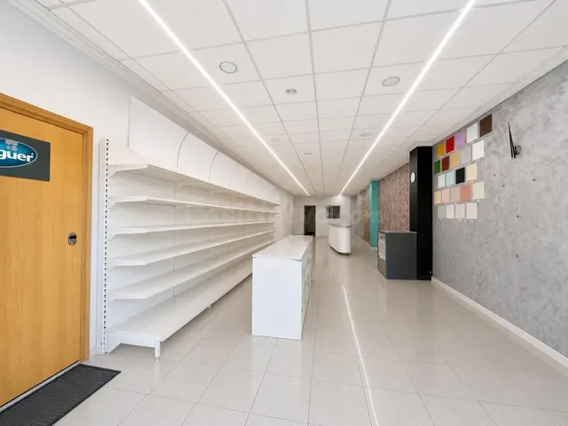 LOCAL COMERCIAL EN ALQUILER | DIÁFANO | ZONA DE PASO - foto 2