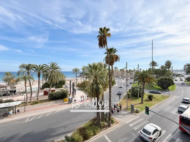 APARTAMENTO DE DISEÑO CON VISTAS AL MAR  Y AL CASTILLO PLAYA POSTIGUET — 29