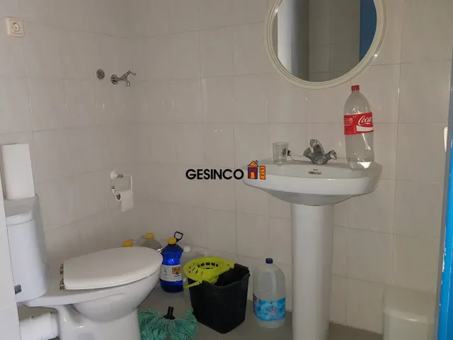 LOCAL COMERCIAL EN ALQUILER EN AMPLIA AVENIDA - ZONA SAN JOSÉ — 4