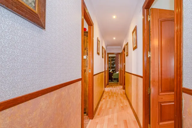 ¡Vive en el Corazón de La Zubia!  Piso Luminoso y Listo para Ti — 23
