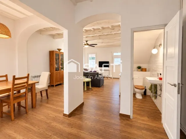 Casa céntrica con patio y 6 habitaciones en Mahón. — 12