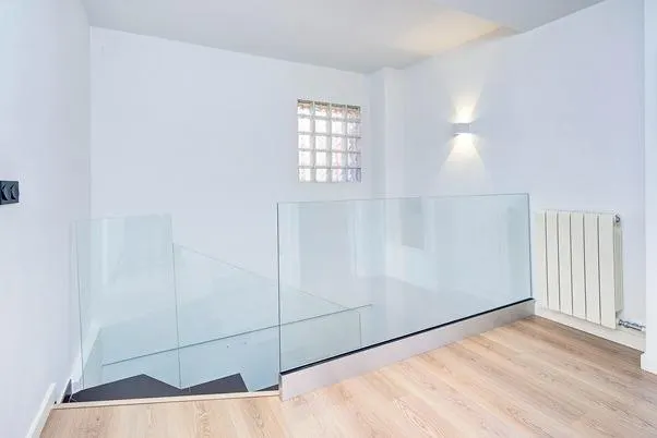 Exclusivo ático dúplex reformado con magnífica terraza en esquina, ascensor y garaje — 12
