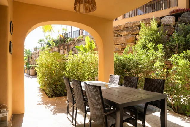 APARTAMENTO EN PLANTA BAJA — 33