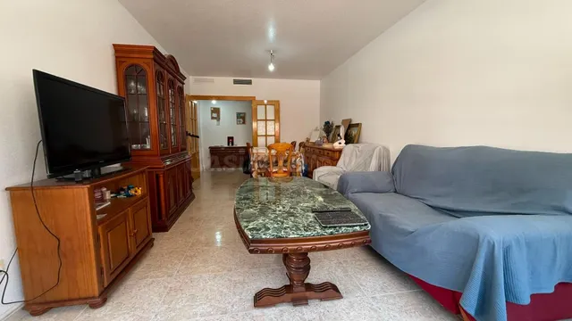 VENTA DE PISO CON GARAJE EN LA ZONA DE PLAYA PONIENTE - foto 4