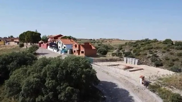 Terreno en venta en calle Carahorma G 587, Lillo — 30