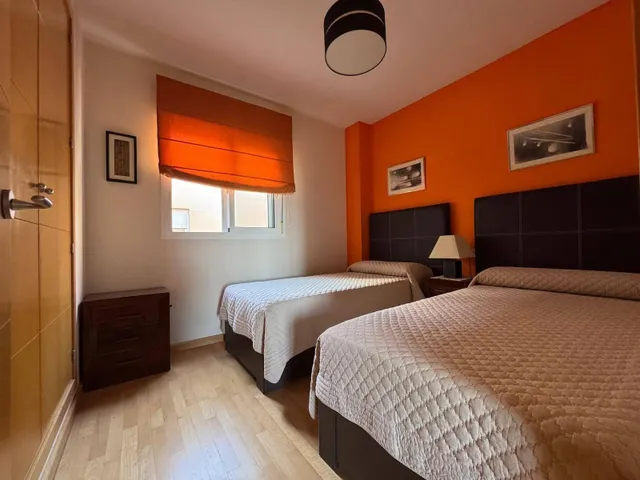 Ático Con Impresionantes Vistas Al Mar Y Cuatro Dormitorios En Torremolinos — 21