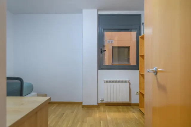 Impecable y céntrico en Manresa: 3 hab, suite y balcón — 27
