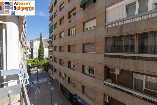 Amplia vivienda en pleno centro de Granada — 29