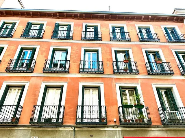 Planta baja 1 habitación 72m² en alquiler - Centro — 28