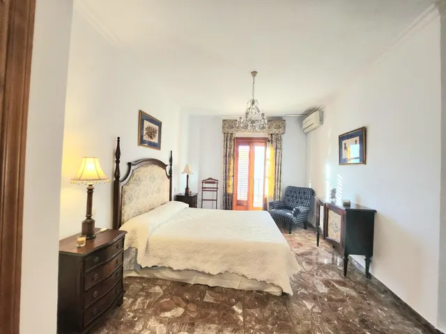 IMPRESIONANTE CASA EN CENTRO DE ALCALA DE UNA SOLA PLANTA CON LOCAL COMERCIAL Y GARAJE. — 8