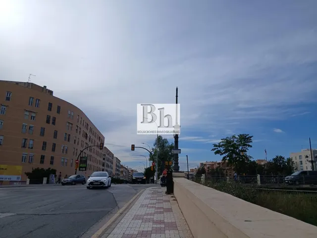 Oportunidad piso venta zona capuchinos concretamente avenida principal vistas despejadas, exterior, 4 dormitorios, 2 baños, garaje, patio, terraza, mejor ver... — 7