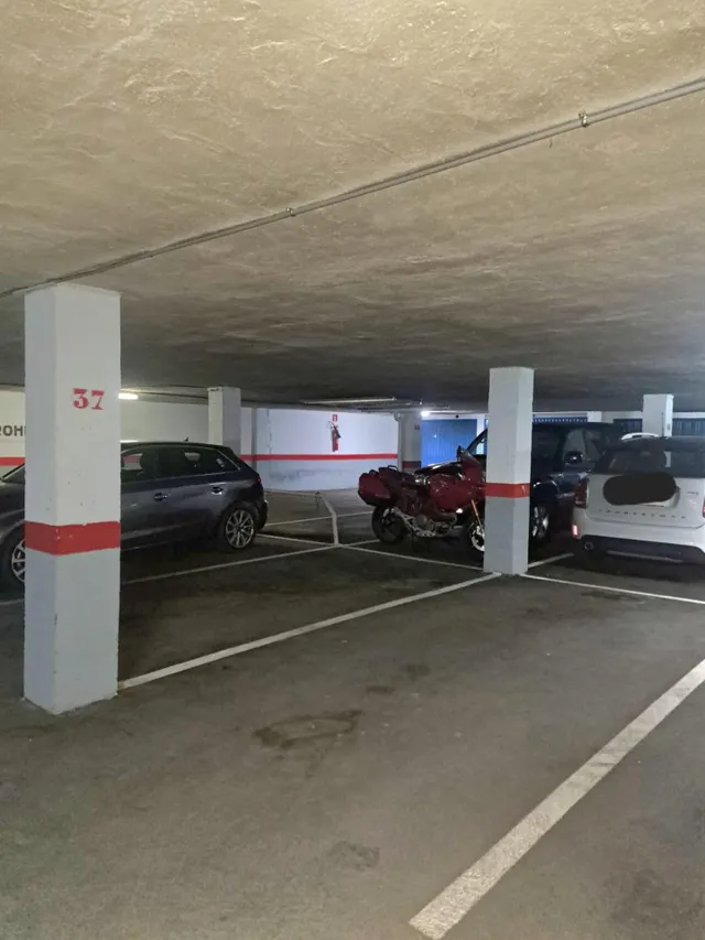 Amplio piso con 4 dormitorios y vistas al mar y Benidorm en zona Levante. — 43