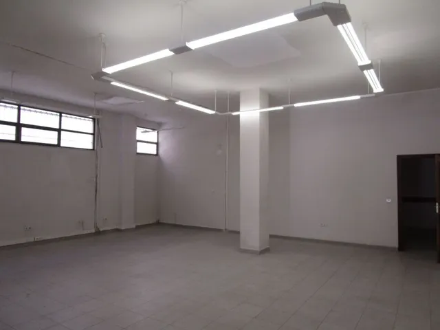 Urbis te ofrece un local en alquiler en zona Chinchibarra, Salamanca. — 7