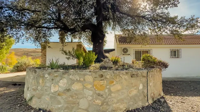 Finca rústica 2 habitaciones 140m² en venta - Polígono - Alrededores - Pedanías — 35