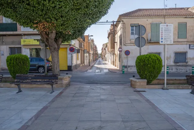 EXCELENTE SOLAR EN VENTA EN ARMILLA (JUNTO PLAZA ESPAÑA) — 12