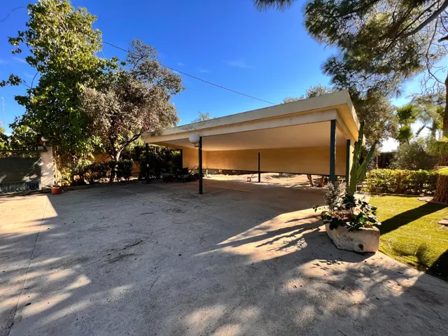 MAITINO AMPLIO CHALET CON PISCINA, PISTA DE TENIS CON VESTUARIOS Y BARBACOA — 40
