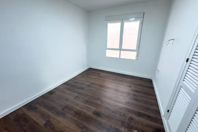 Amplio piso reformado en segunda línea de la Playa del Cura — 142 m2, 4 dormitorios, vistas al mar y orientación suroeste — 20