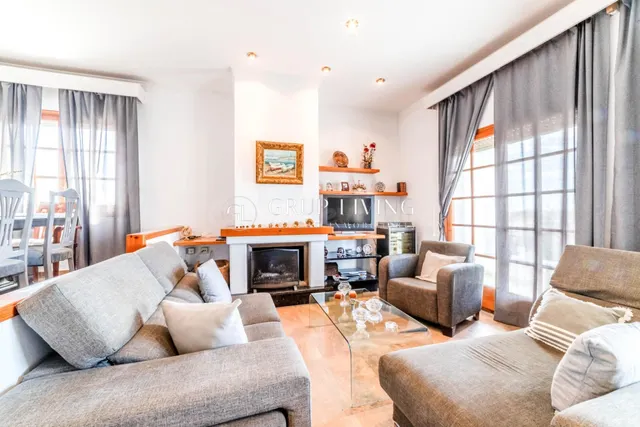 ELEGANTE CASA ESQUINERA DE ESTILO INGLÉS CON VISTAS AL MAR - foto 5