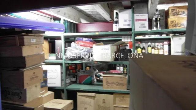 VENTA EMBLEMATICO LOCAL CON POSIBILIDAD DE VIVIENDA — 12