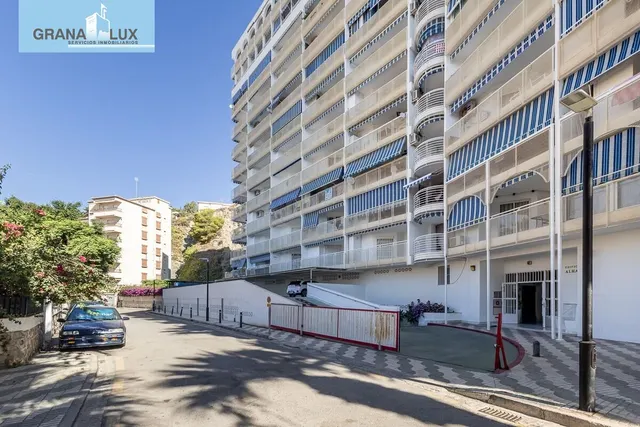 Piso con garaje y trastero en Almuñecar — 25