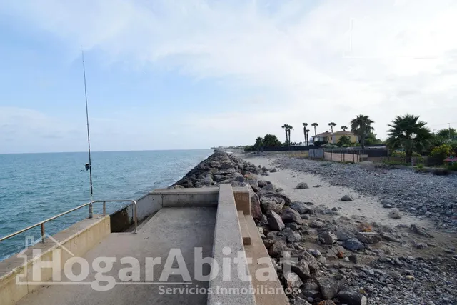 TERRENO URBANO EN PRIMERA LÍNEA JUNTO AL MAR — 10