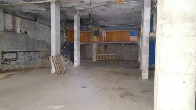 Muy buen local comercial en zona centro de Alhaurin el Grande. — 4