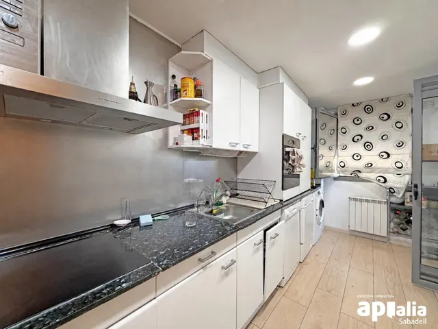Ampli pis amb pk i traster a parc europa — 8