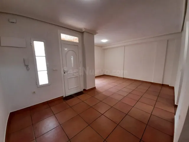 Bungalow de 4 Dormitorios y 3 Baños con Piscina y Garaje en  - foto 2
