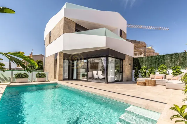 Moderna villa de obra nueva en Orihuela Costa