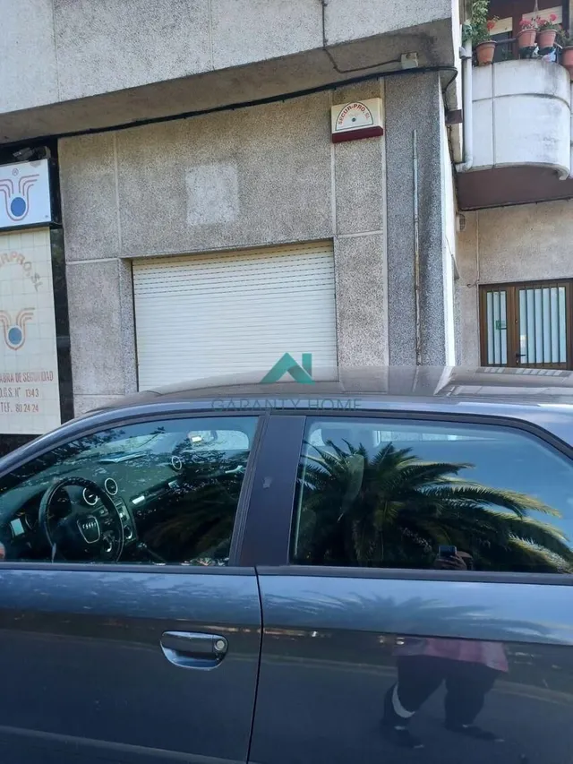 Se vende local comercial en Torrelavega — 9