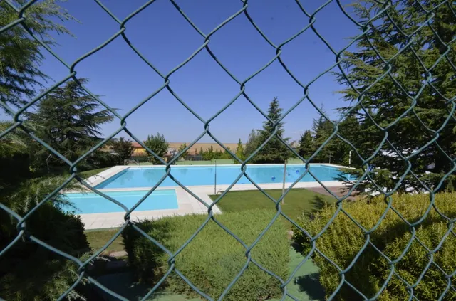 Urbis te ofrece un terreno Urbano en venta en Carrascal de Barregas zona URB. PEÑASOLANA, Salamanca. — 20