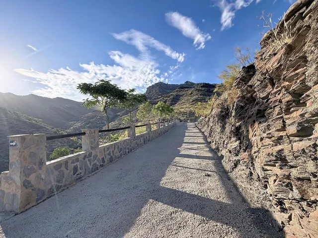 TU CASA DE PUEBLO - foto 2