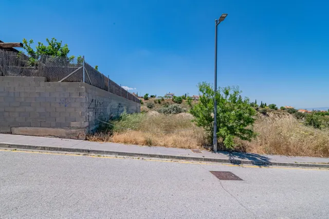 Terreno en La Zubia — 2