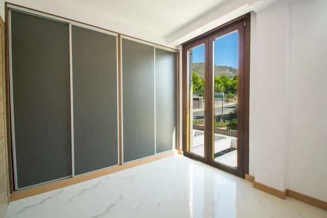 Se venden 2 maravillosas viviendas de obra nueva, zona Sierra Cortina- PRECIO NEGOCIABLE — 31