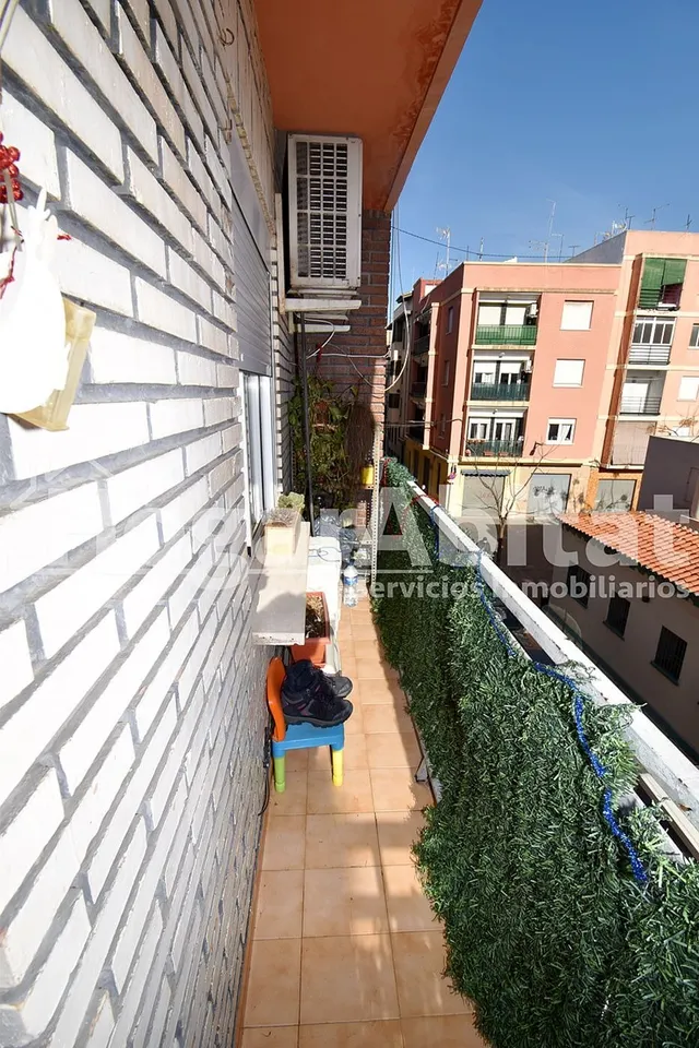 REFORMADO Y AMPLIO CON BALCÓN — 16