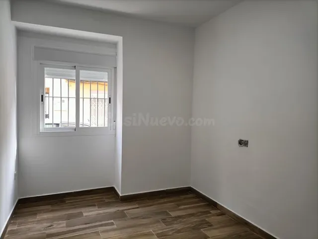 VIVIENDA CON PATIO Y COCHERA PRIVADA CERCA DEL PLACETÓN – ÁG - foto 4