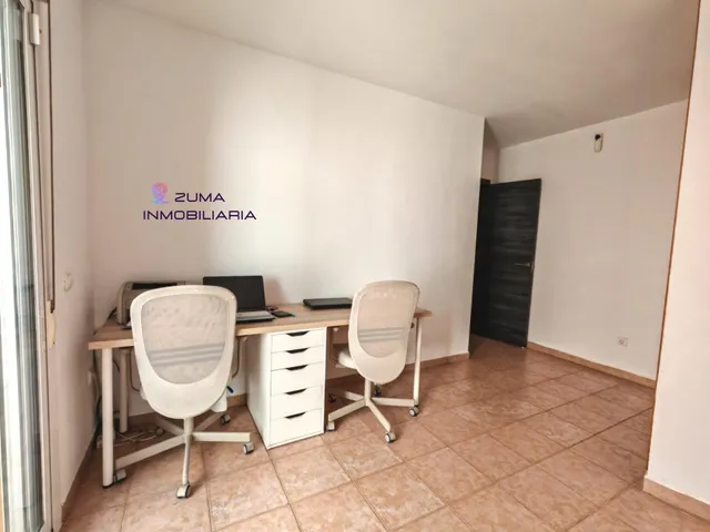 Piso en el Puerto de la Torre, Málaga. — 13