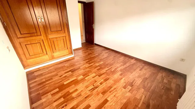 Piso de calidad en venta en el corazón de Maceda con Garaje. 140 m2 útiles. Entrar a vivir. — 32