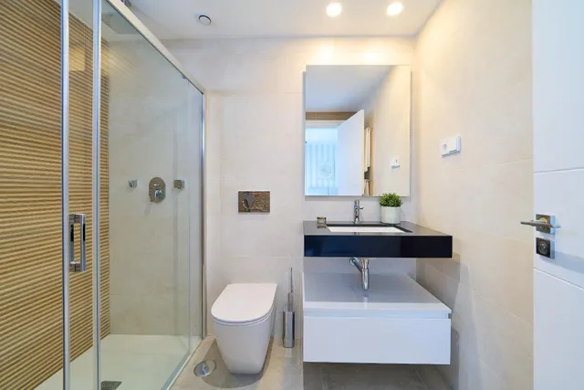 Apartamento de lujo con jardín — 18
