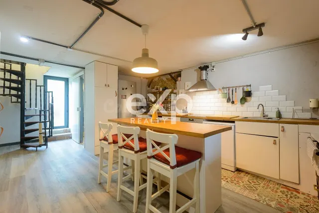 CASA REFORMADA CON TERRENO EN ENTORNO NATURAL PRIVILEGIADO – - foto 2
